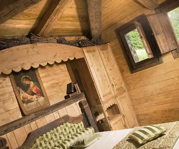 Euthalia Restaurant & *